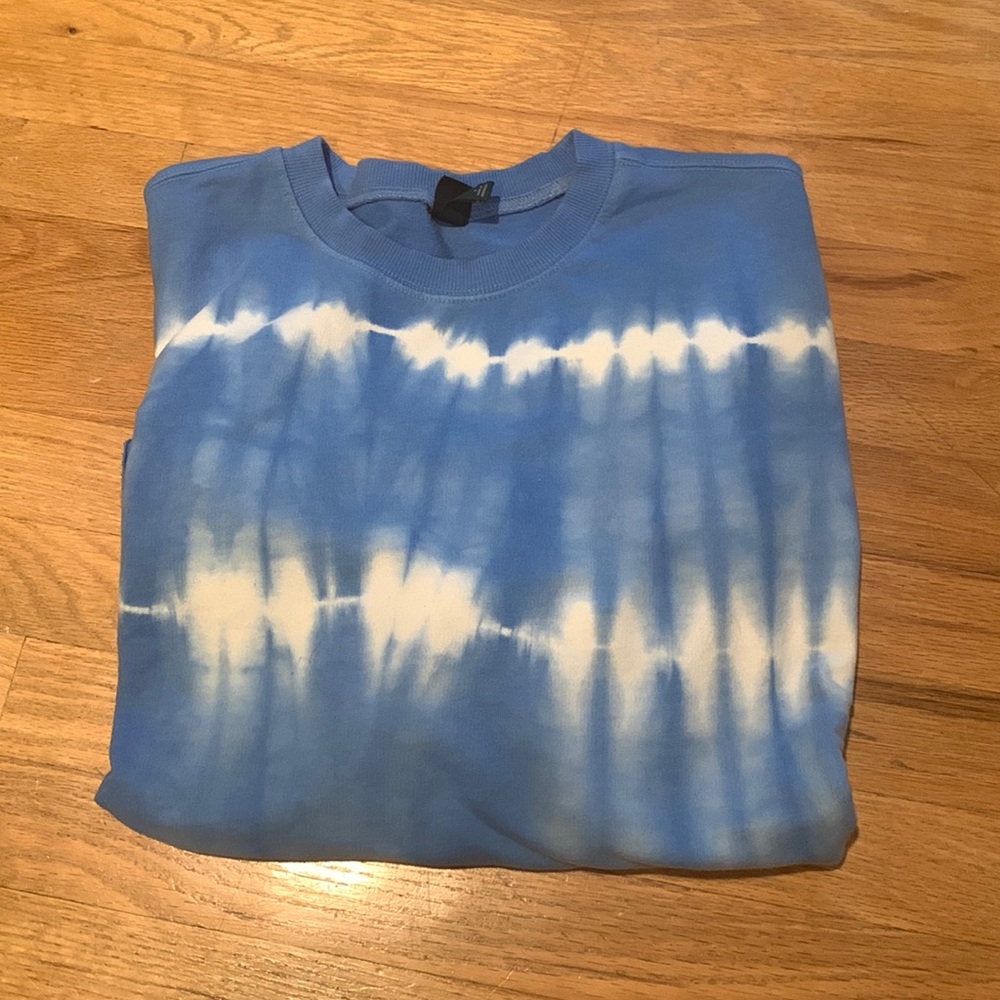 Oversized cropped sweatshirt